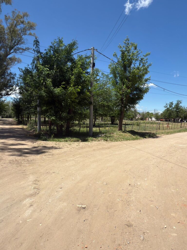 Terreno esquina en ubicación única de Villa Cura Brochero.