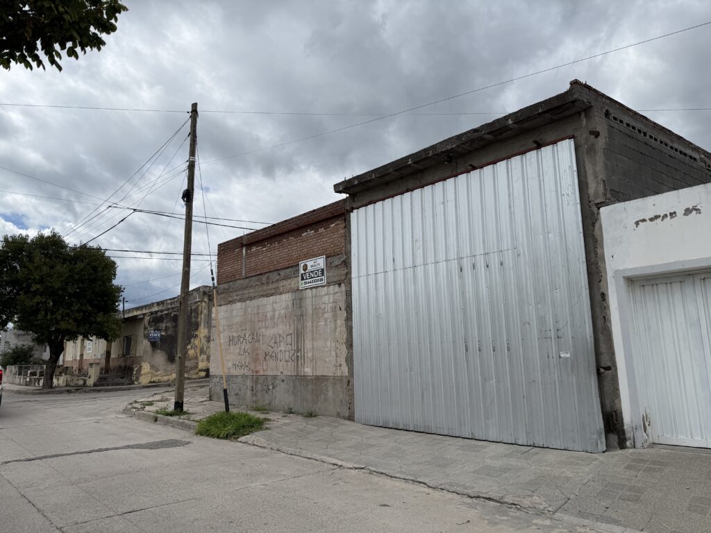 Gran oportunidad en Mina Clavero: galpones + desarrollo habitacional a terminar en ubicación estratégica