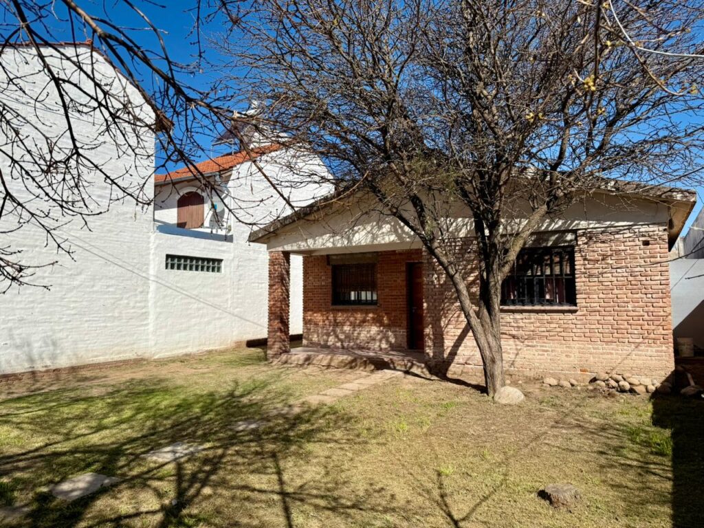 Casa en excelente ubicación – Mina Clavero