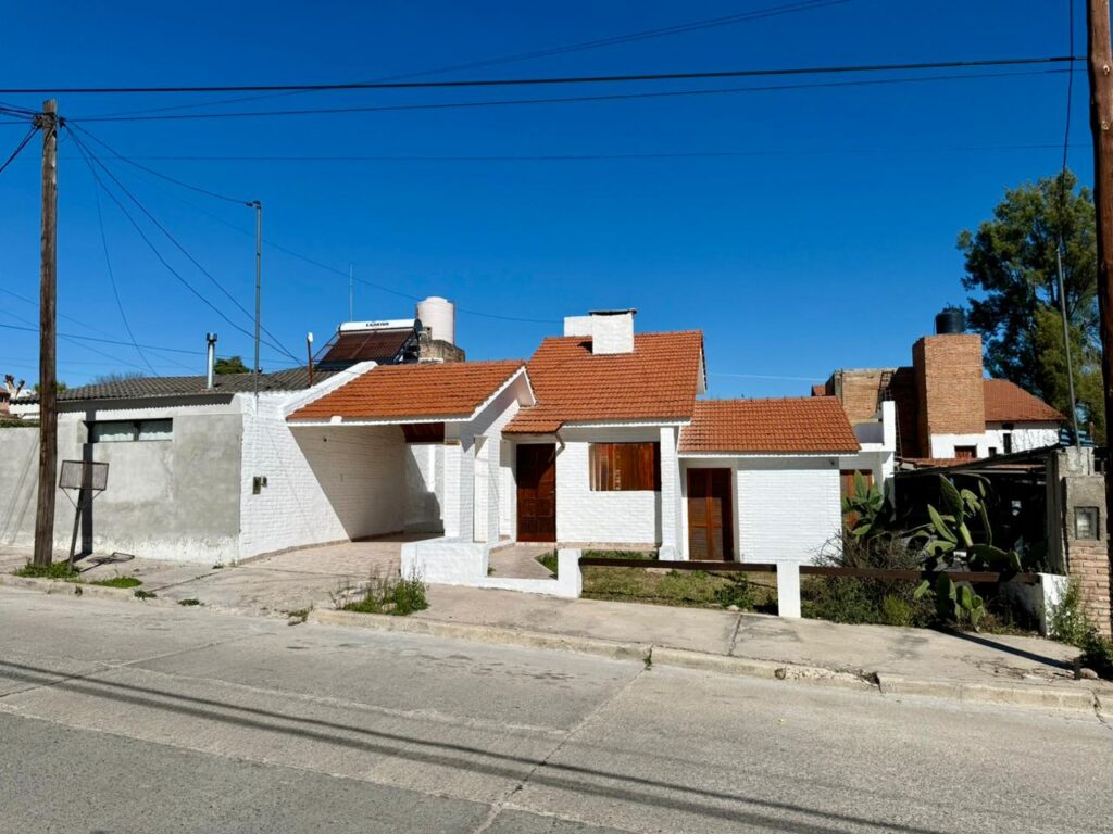 PH – CASA – EN VENTA – MINA CLAVERO | 2 DORMITORIOS | APTO CRÉDITO